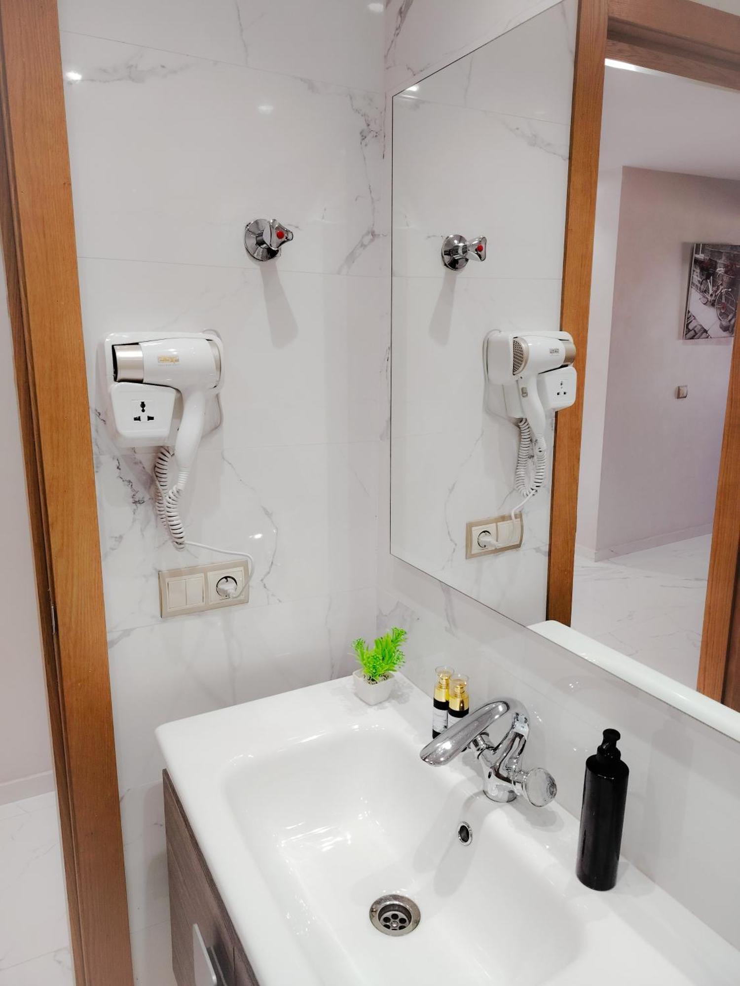 Super Apartement Totalement Neuf A Cote De Marjane Avec La Climatisation Et Wifi Tanger Exterior foto
