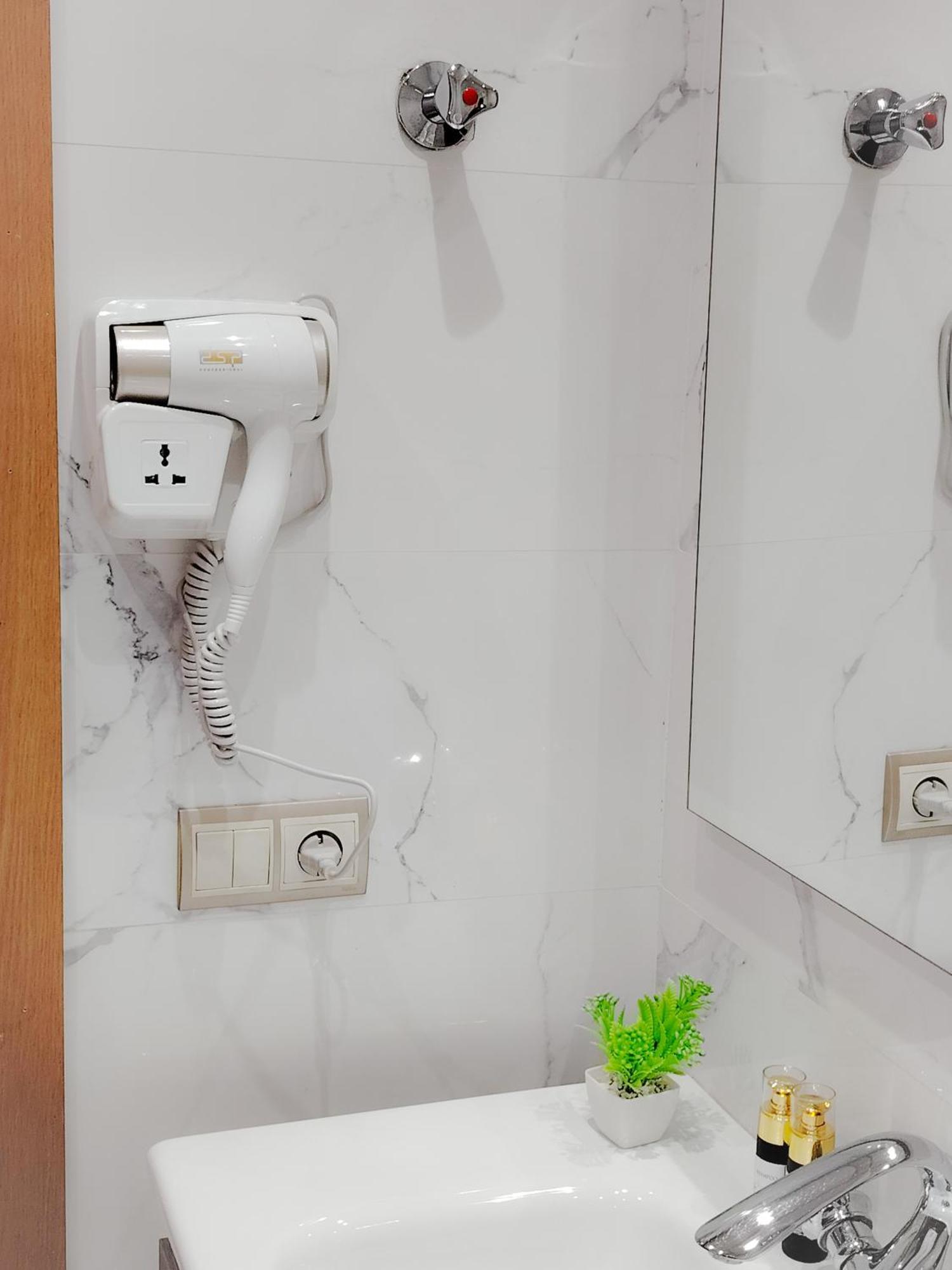 Super Apartement Totalement Neuf A Cote De Marjane Avec La Climatisation Et Wifi Tanger Exterior foto